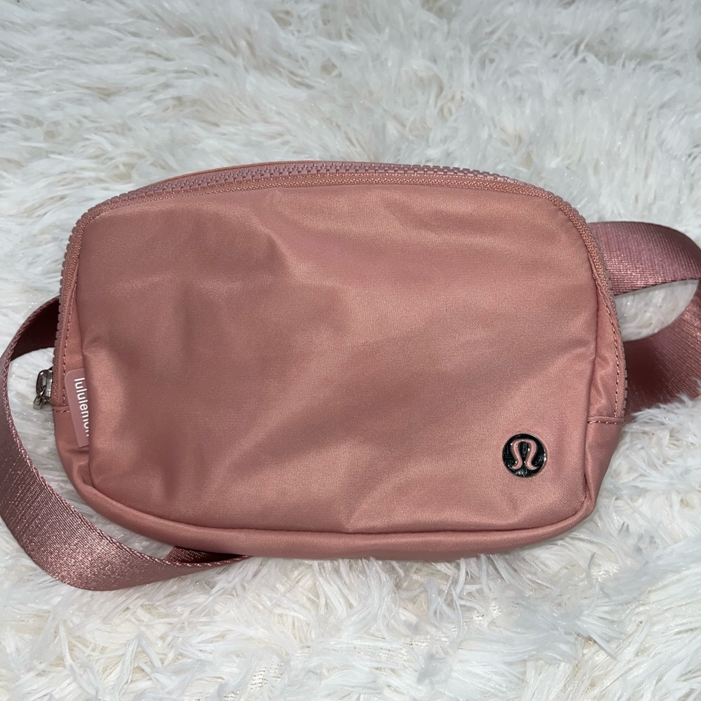 Lululemon belt bag